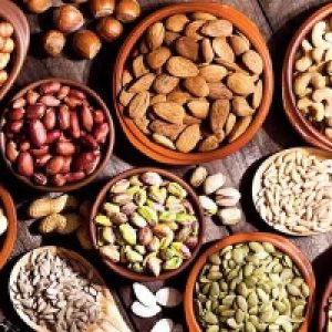 তাজা ও সুস্বাদু বাদাম — ইফতার বা নাস্তার পারফেক্ট চয়েস